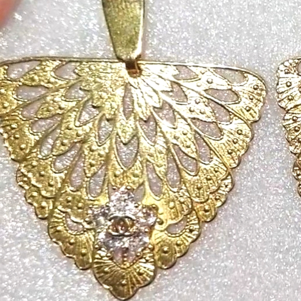 Pierced Post Gold Fan-shaped Earrings - Picture 8 of 10